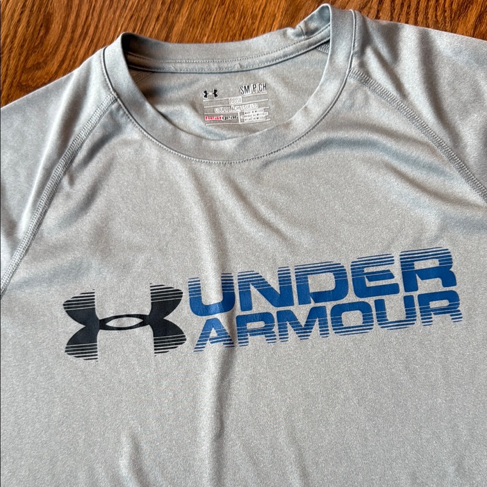 Under Armour Gray Short Sleeve Men’s Tee - Picture 2 of 6
